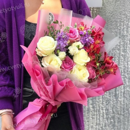 Букет из роз и альстромерий Принцессе