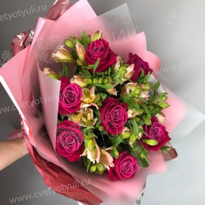 Букет из роз и альстромерий Розовый миг