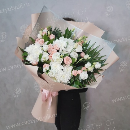 Букет из роз и эустом Мечтаю о тебе!