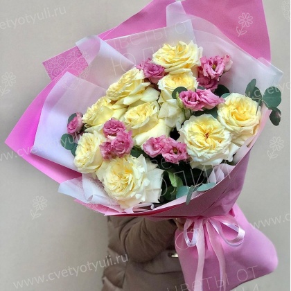 Букет из роз и эустомы Нелли