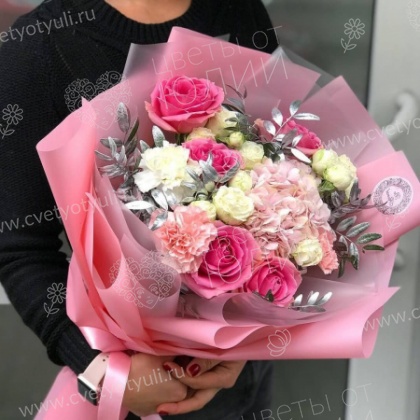 Букет из роз и гортензий Для моей королевы