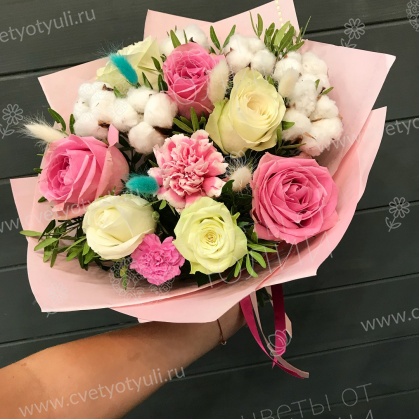 Букет из роз и гвоздик Мисти