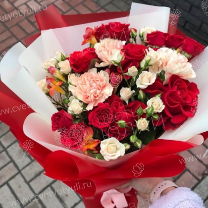 Букет из роз и гвоздик Страстный танец