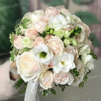 Букет невесты из пионовидных роз №366