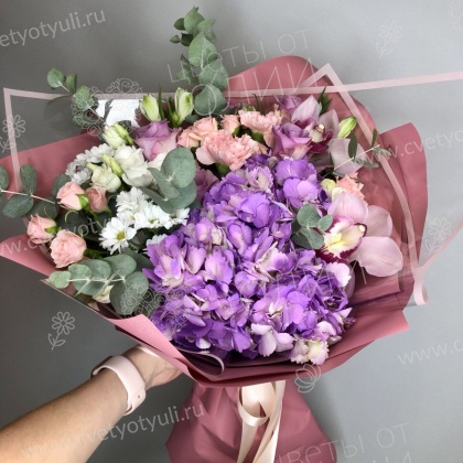 Букет сборный из гортензий, роз и альстромерий