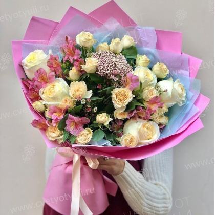 Букет сборный из роз и альстромерий Муза