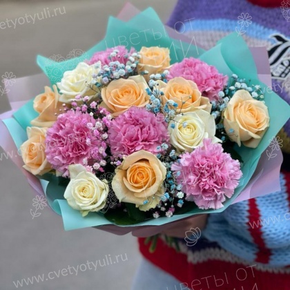 Букет сборный из роз и гвоздик Авила