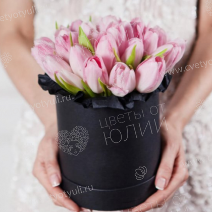 Коробка 25 нежных тюльпанов