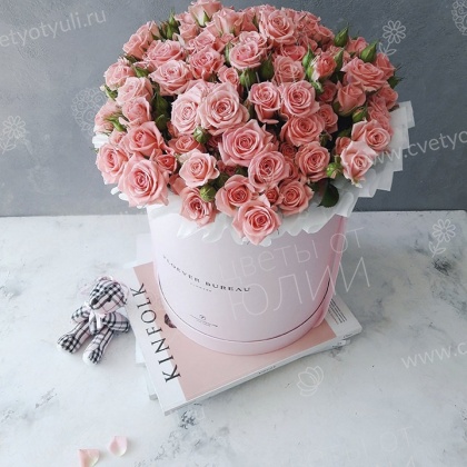 Коробка из 21 кустовой розы Вкус жизни