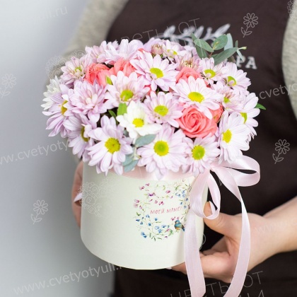 Коробка из роз и хризантем Джульетта