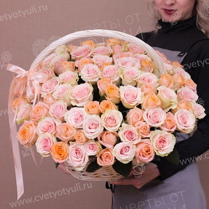 Корзина из 101 кремовой розы