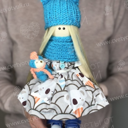 Кукла-тильда ручной работы "Девочка с голубой собакой"