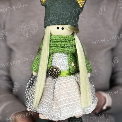 Кукла-тильда ручной работы "Девочка в зеленом шарфе"