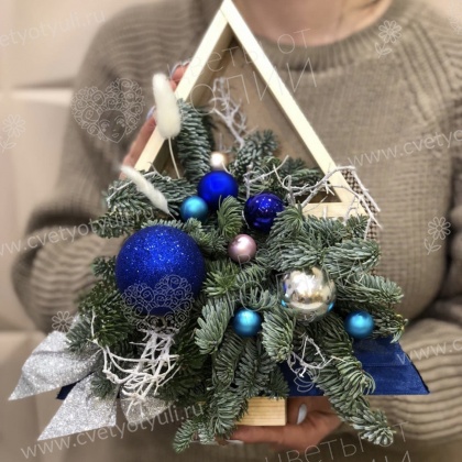 Новогодняя композиция Елочка Снегурка