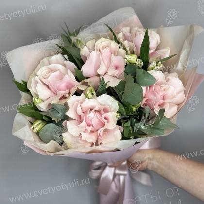 Букет из французской розы и альстромерии