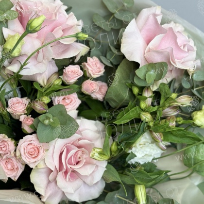 Букет сборный "Розовый оазис"