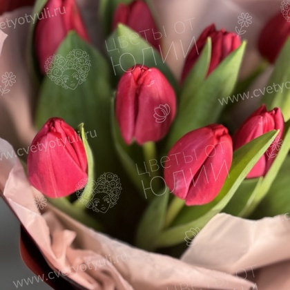 Букет из 11 красных тюльпанов