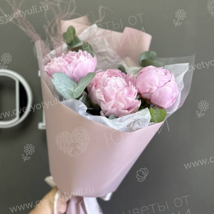 Розовые пионы