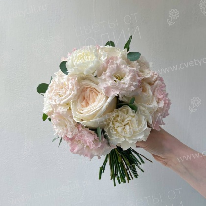 Букет невесты с розой и диантусами