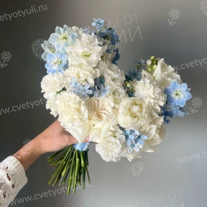 Букет невесты с дельфиниумом 